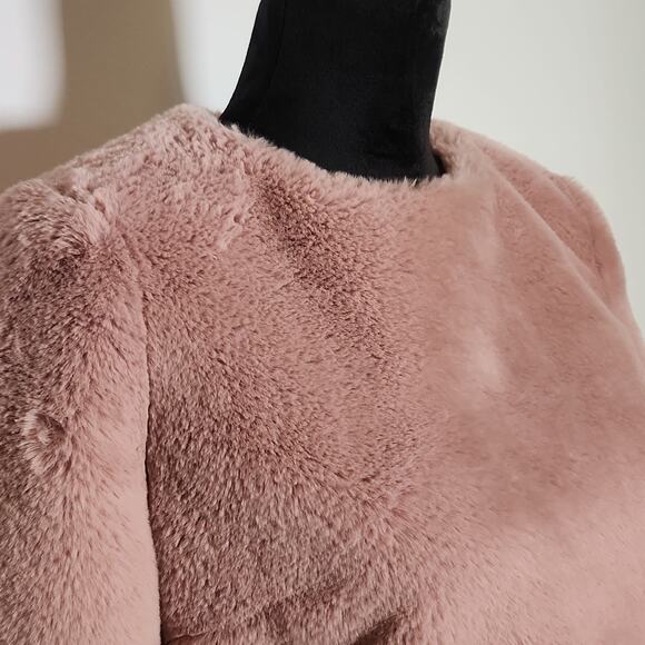 LOVERS + FRIENDS Revolve Teagan Faux Fur Cropped Pink Sweater, Size XS - Picture 5 of 14